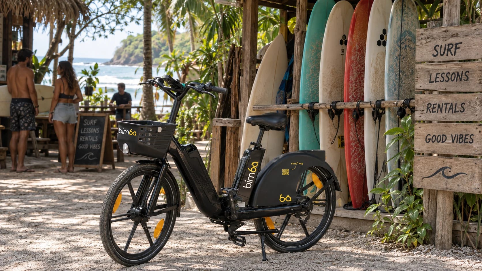 Bicicleta Bimba estacionada junto a un establecimiento de surf